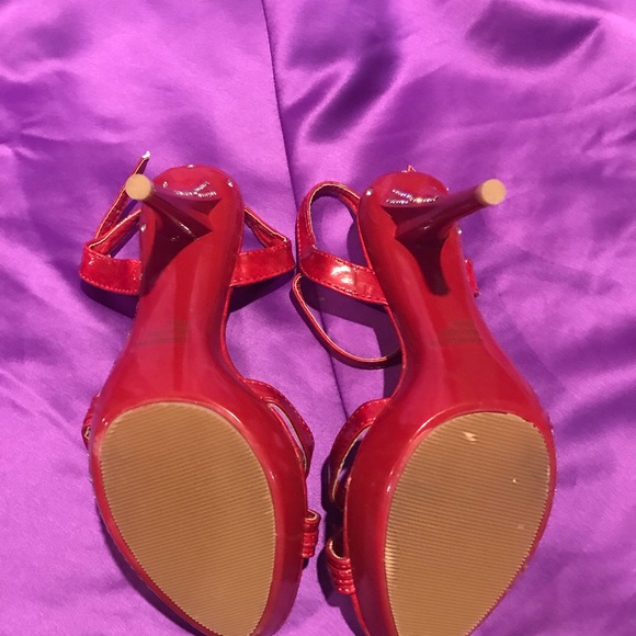 Heels - Picture 3 of 3